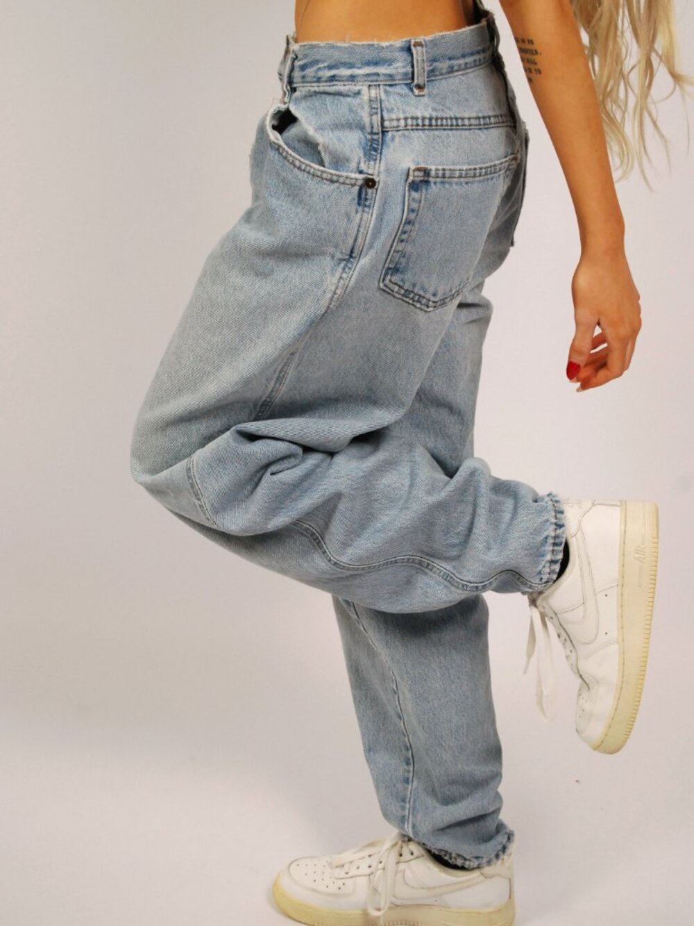 90s Light Wash Jeans (26) blue denim vintage women cool casual high waist baggy - Picture 5 of 10